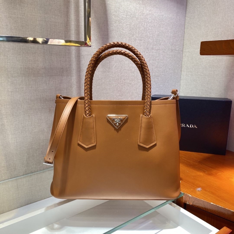 Pra*a shopping bags